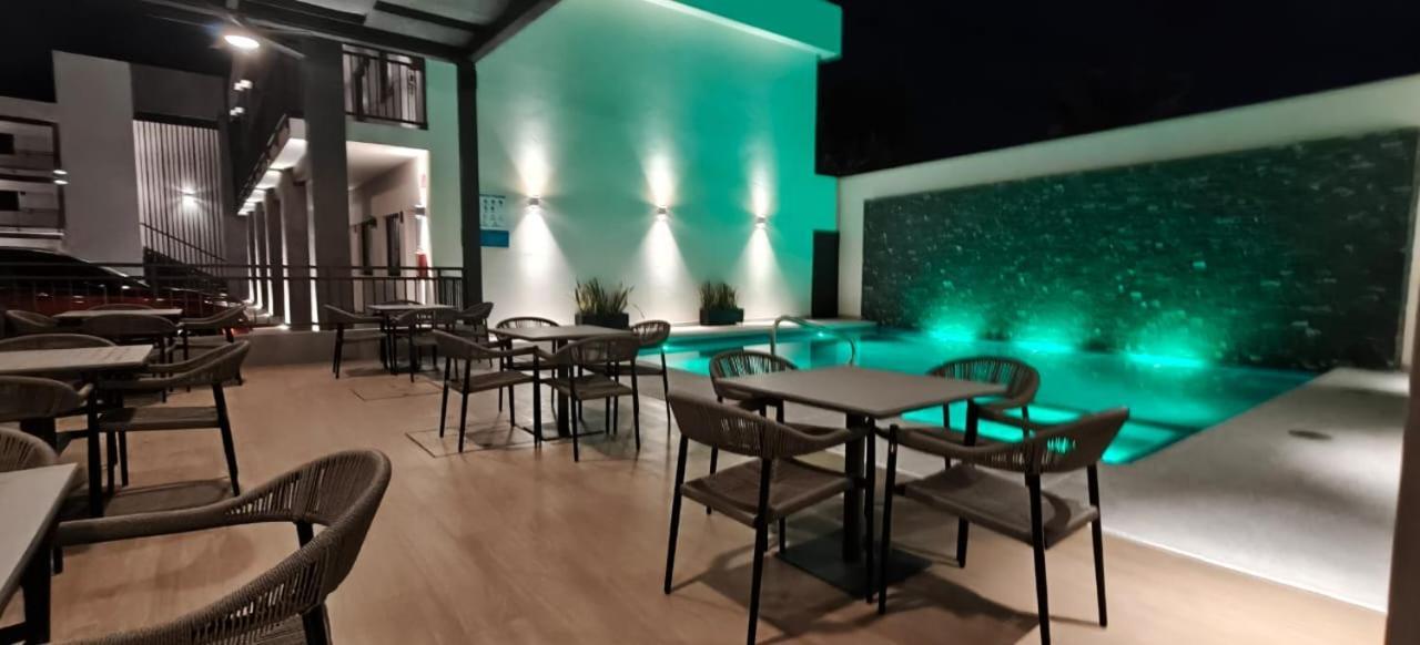 Hotel Gran Avenida, Navojoa Buitenkant foto