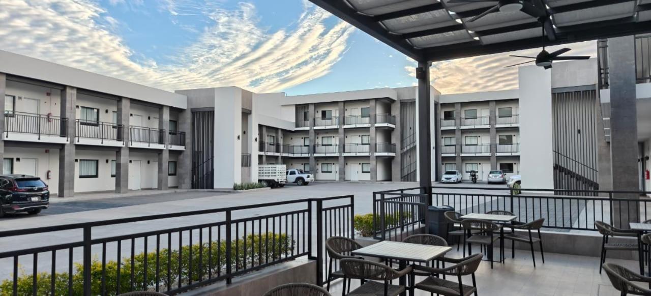 Hotel Gran Avenida, Navojoa Buitenkant foto